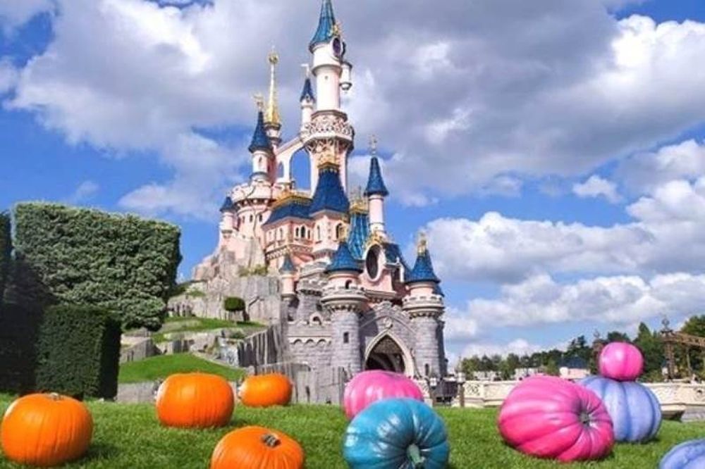 Η Disneyland ψάχνει 100 Έλληνες για εργασία στο Παρίσι