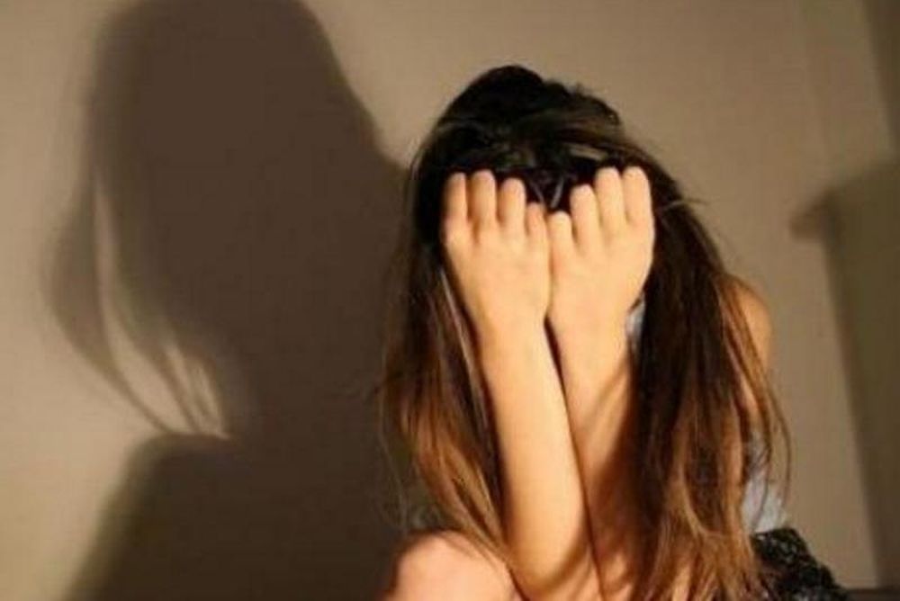 ΣΚΛΗΡΕΣ ΕΙΚΟΝΕΣ! Μικρό κορίτσι ζωγράφισε τον βιασμό της από ιερέα! 