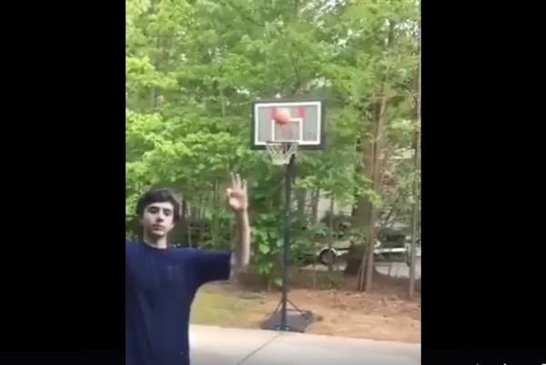 Πήγε να κάνει τον… μάγκα και έγινε… ρόμπα! (video)
