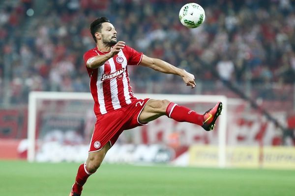 Περιμένουν Ντε Λα Μπέγια, γλυκοκοιτάζουν Πάρντο στον Ολυμπιακό