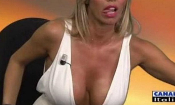 Η πιο καυτή Milf της Ιταλίας (pics & vid)