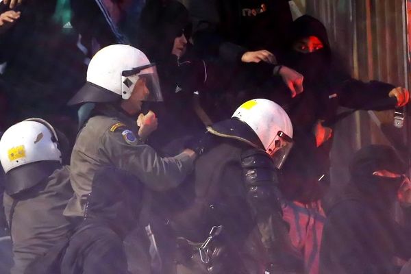 Επεισόδια με οπαδούς του ΠΑΟΚ στην Αθήνα!