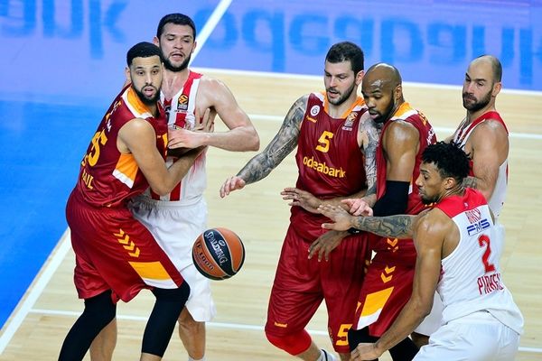 «Σφαλιάρα» στην Πόλη για Ολυμπιακό!