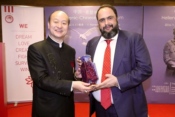 Μαρινάκης: «Ο Ολυμπιακός είναι ζωντανός θρύλος»