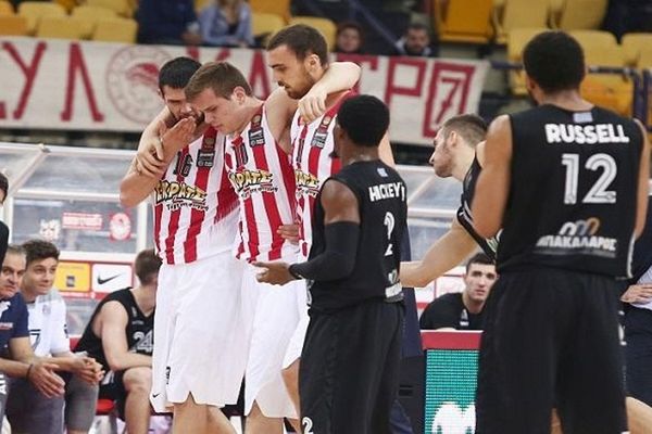 Ολυμπιακός: Αμφίβολος ο Αγραβάνης