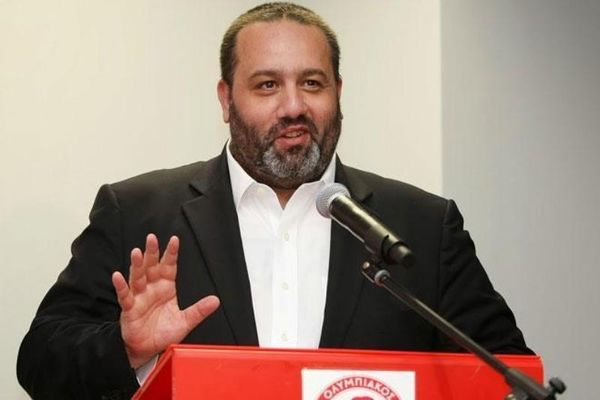 Ο Καραπαπάς ειρωνεύεται Παναθηναϊκό και ΑΕΚ για το ντέρμπι