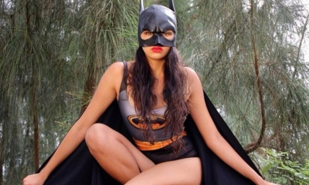 Ντύθηκε Batman και μας συ-στήθηκε η Χαβανέζα! (photos)