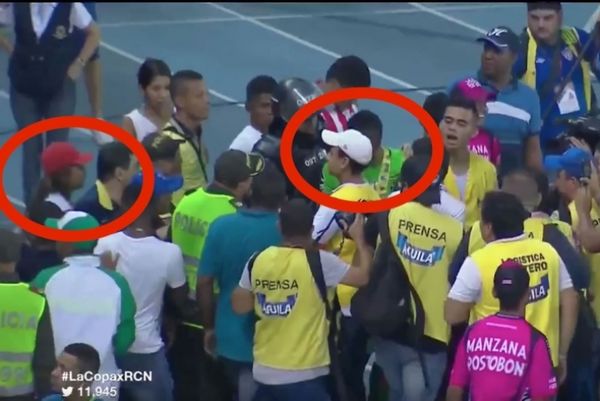 Κολομβία: Γυναίκα οπαδός πήγε να μαχαιρώσει ποδοσφαιριστή! (video)