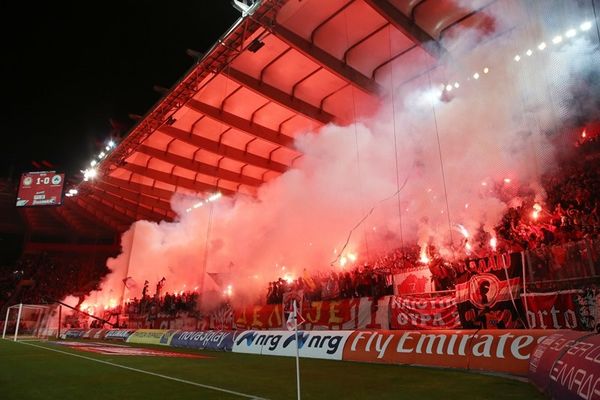 Super League: Πρόστιμο σε Ολυμπιακό για το ντέρμπι