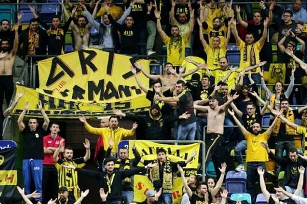 Γερμανοί κουκουλοφόροι έκαναν «ντου» μετά το Φράπορτ Σκαϊλάινερς-Άρης!