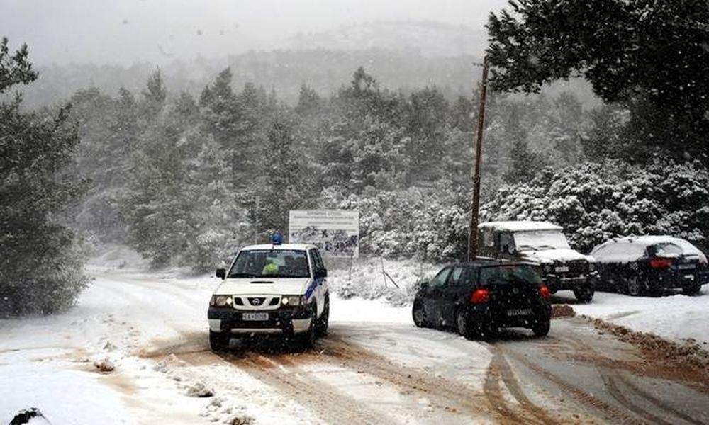 Καιρός: Χιονιάς «χτυπά» την Ελλάδα - Πλημμύρισαν Κρήτη και Μυτιλήνη - Χιόνια και στην Αττική