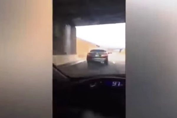 ΣΚΛΗΡΕΣ ΕΙΚΟΝΕΣ! Νεαρός έκανε live streaming και τράκαρε με φορτηγό! (video)