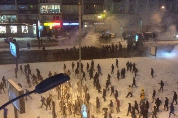 Άγριο ξύλο στην Ουκρανία από οπαδούς της Ντιναμό και της Μπεσίκτας (pics & vid)