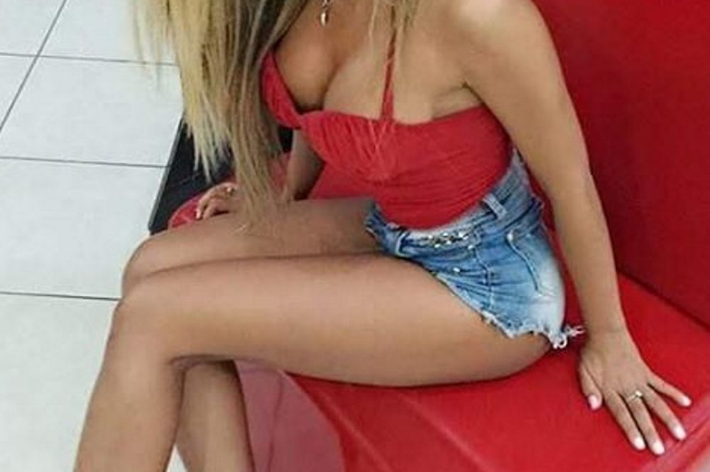  «Έβαλε» φωτιά στην Αμαλιάδα-Δείτε τι φόρεσε (ΦΩΤΟ)