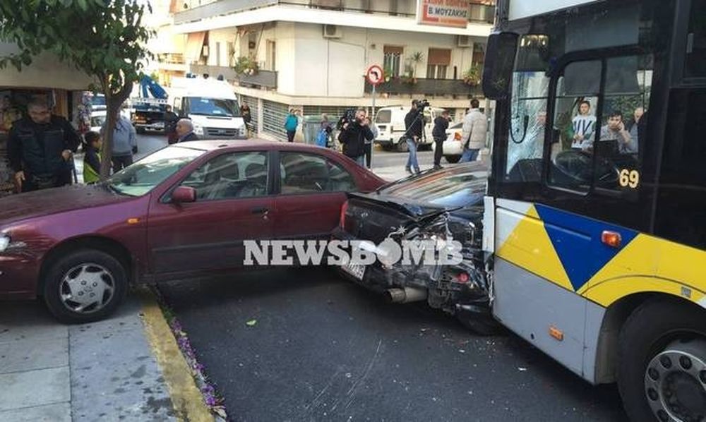Καραμπόλα στον Πειραιά - Συγκλονίζουν οι μαρτυρίες: «Έφυγε ακυβέρνητο λεωφορείο – Πήρε έναν άνθρωπο»