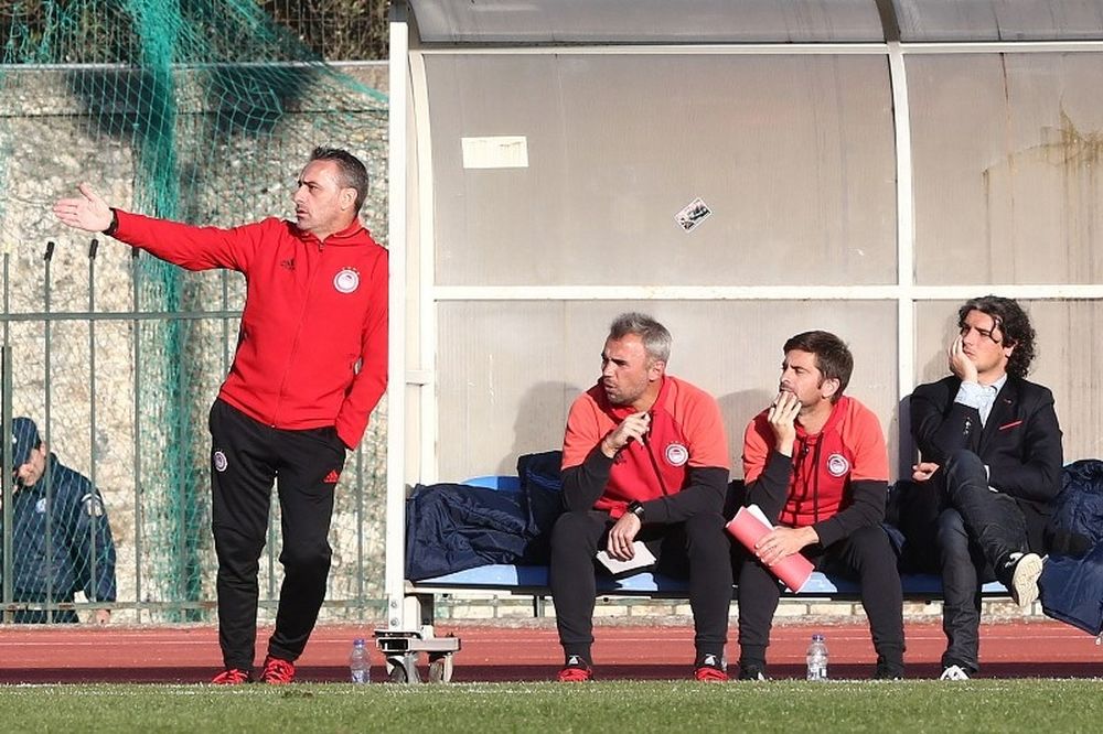 Ικανοποιημένος ο Μπέντο από τους «μικρούς» του Ολυμπιακού