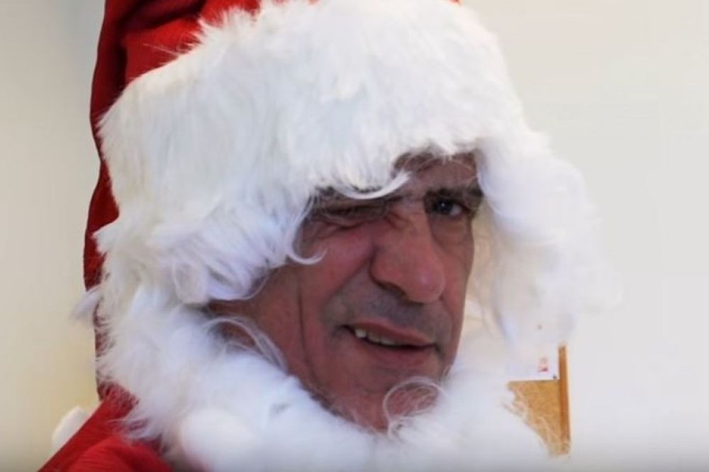 Ο Φερνάντο Σάντος ντύθηκε Άγιος Βασίλης (video)