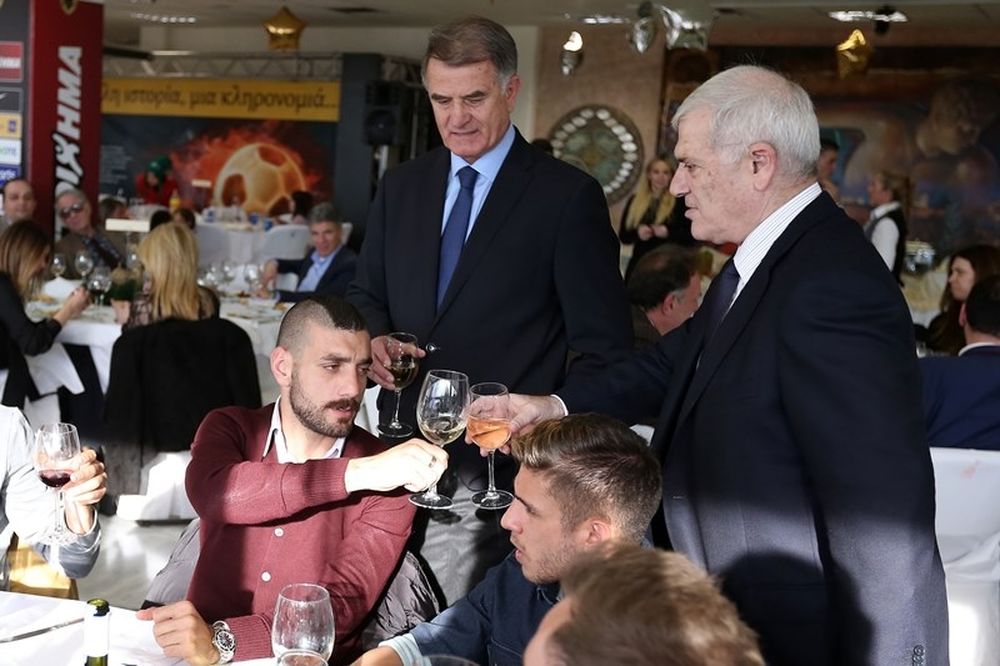 Πέφτουν οι τίτλοι τέλους με Αραβίδη