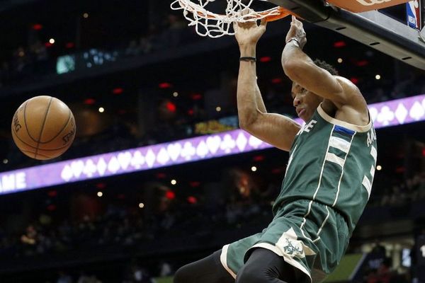 NBA: Μαγικός… ο Αντετοκούνμπο στο Σικάγο! (videos)