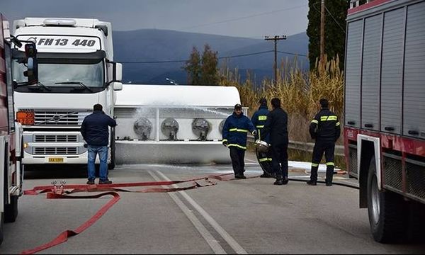 Κλειστή η Εθνική Οδός - Ανατράπηκε βυτιοφόρο με προπάνιο