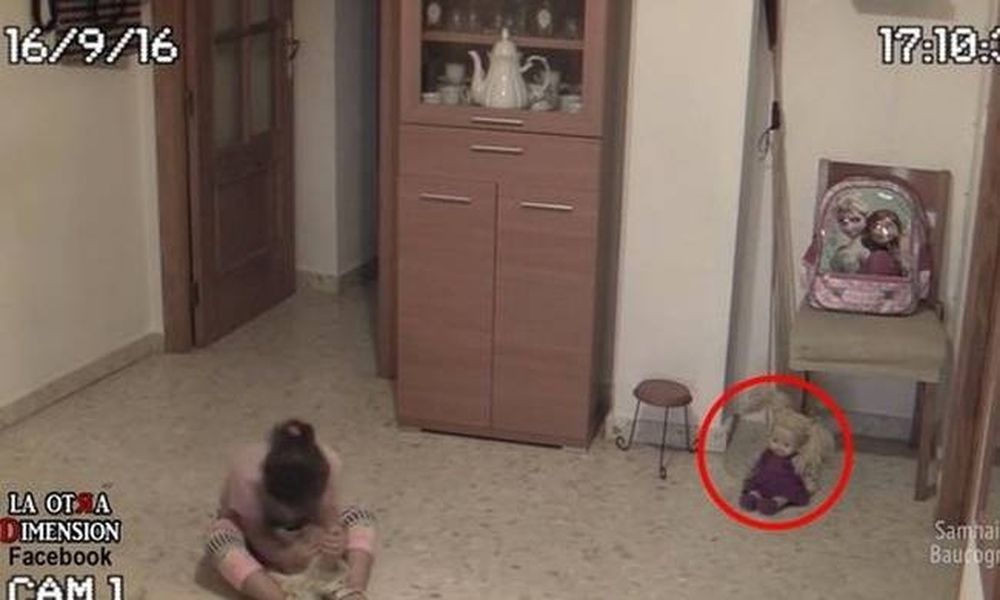 Βίντεο: Δαιμονισμένη κούκλα ζωντανεύει ξαφνικά, τρομοκρατεί κοριτσάκι και προκαλεί σεισμό!