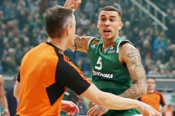 Σωστό το σφύριγμα για τις τρεις βολές του Τζέιμς (vid)!