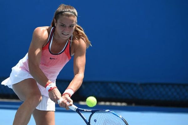 «Τα σπάει» στο Australian Open η Σάκκαρη