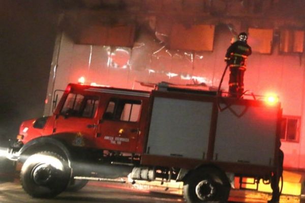 Εμπρηστές πυρπόλησαν τα εκδοτήρια του Καυτανζογλείου