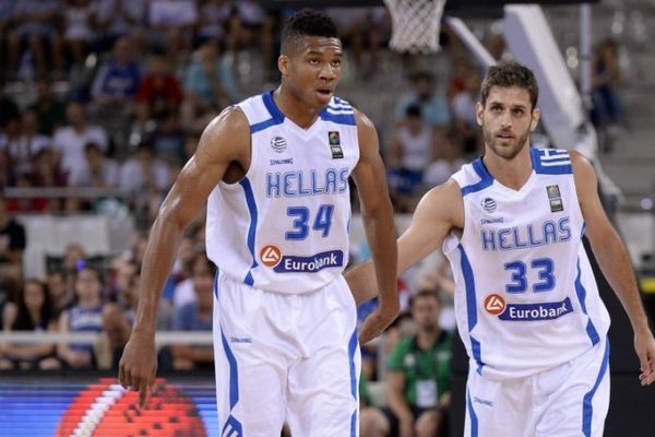 Η FIBA αποθεώνει τον... πιθανό MVP Αντετοκούνμπο! (videos)