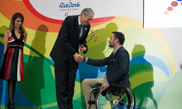 Η Ελληνική Παραολυμπιακή Επιτροπή βραβεύει τον ΟΠΑΠ για την υποστήριξή του 