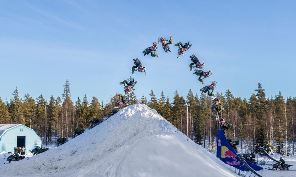 Το πρώτο double backflip με snowmobile είναι γεγονός (video)