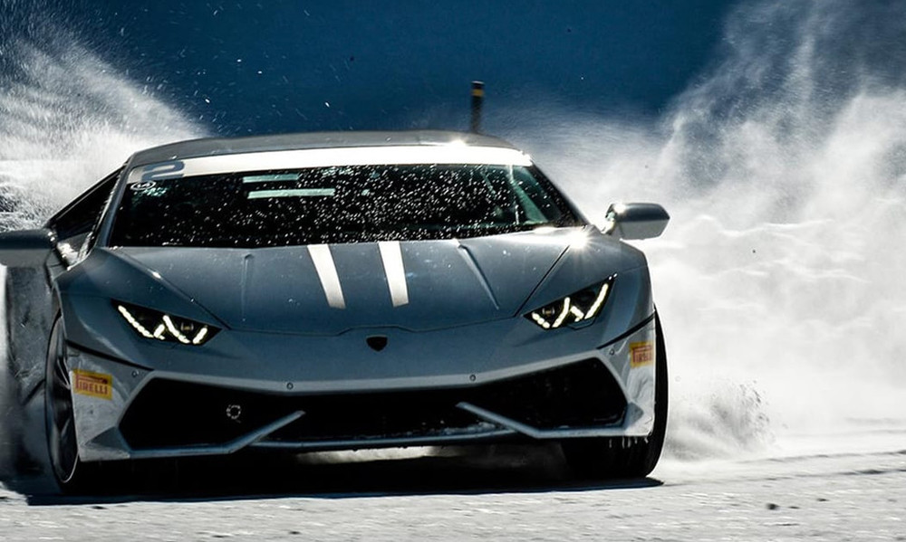 Ποιος θέλει να βολτάρει στα χιόνια με μια Lamborghini Huracán;