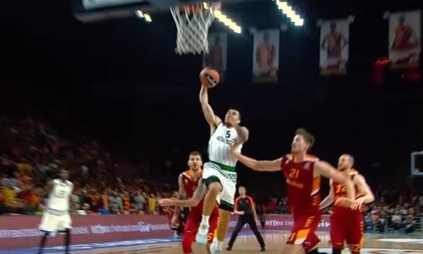 Στο Top 10 η καρφωματάρα του Τζέιμς (vid)