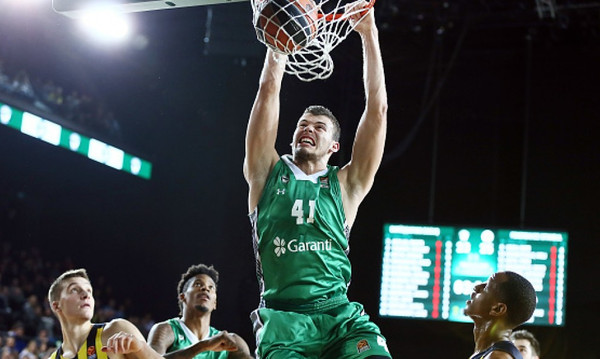 Νταρουσάφακα – Φενερμπαχτσέ 72-65: Της έχει πάρει τον αέρα…