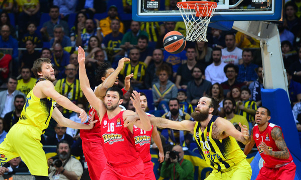 Φενερμπαχτσέ – Ολυμπιακός 67-64: Παράδεισος - κόλαση ένα δεκάλεπτο δρόμος