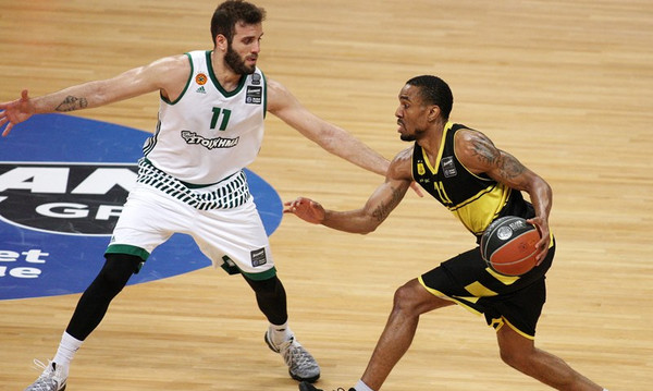 Την έκανε ο Τζένκινς, τον έδιωξε ο Άρης!