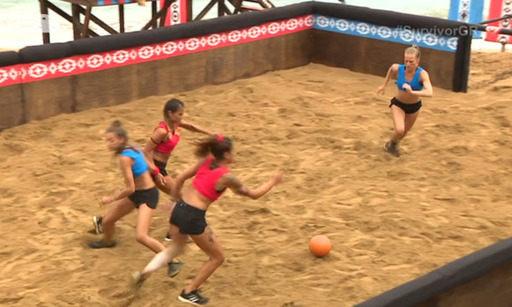 Τι το θες το Champion League όταν τα κορίτσια του Survivor παίζουν ποδόσφαιρο στην άμμο; 