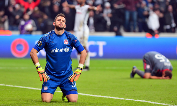  «Κράξιμο» και μπινελίκια στον Λεάλι από οπαδούς του Ολυμπιακού!