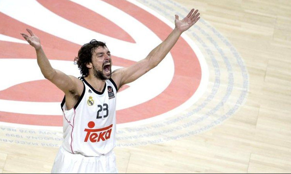 Μας κάνει πλάκα ο Γιουλ: Buzzer beater από το... σπίτι του!