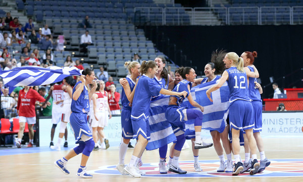 Οι δώδεκα «Θεές» του Κεραμιδά