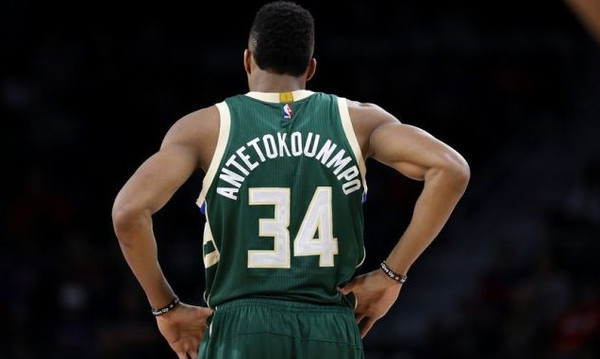 Το κολάζ της FIBA για τον Greek Freak!