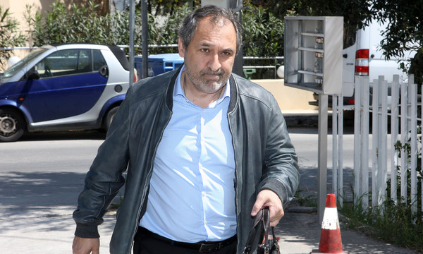 Πουλάει με... 1 ευρώ ο Παπαθανασάκης!