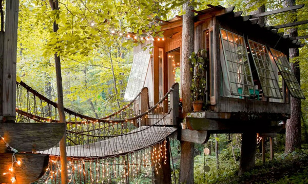 Τρέλα! Αυτό το δεντρόσπιτο είναι το πιο περιζήτητο κατάλυμα στο Airbnb