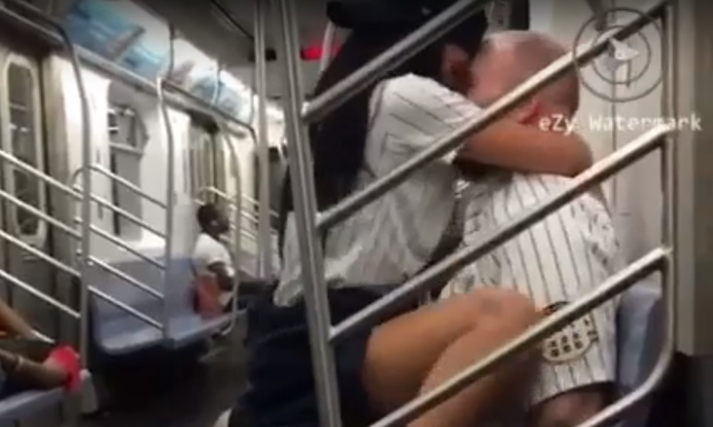 Ζευγάρι κάνει σεξ στο τρένο έπειτα από την ήττα της ομάδας του!