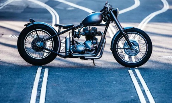 Φτάσαμε σε νιρβάνα κοιτάζοντας αυτήν την Triumph TR6