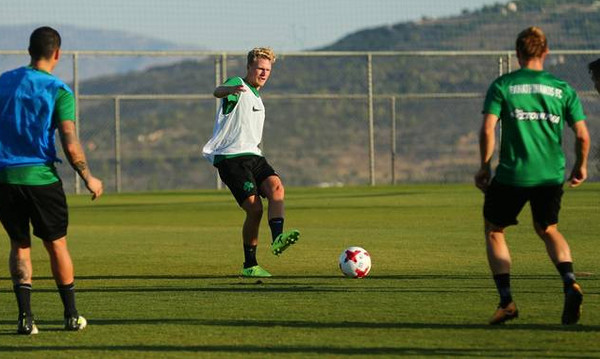 Σημείο αναφοράς ο Χίλιεμαρκ! (pics)