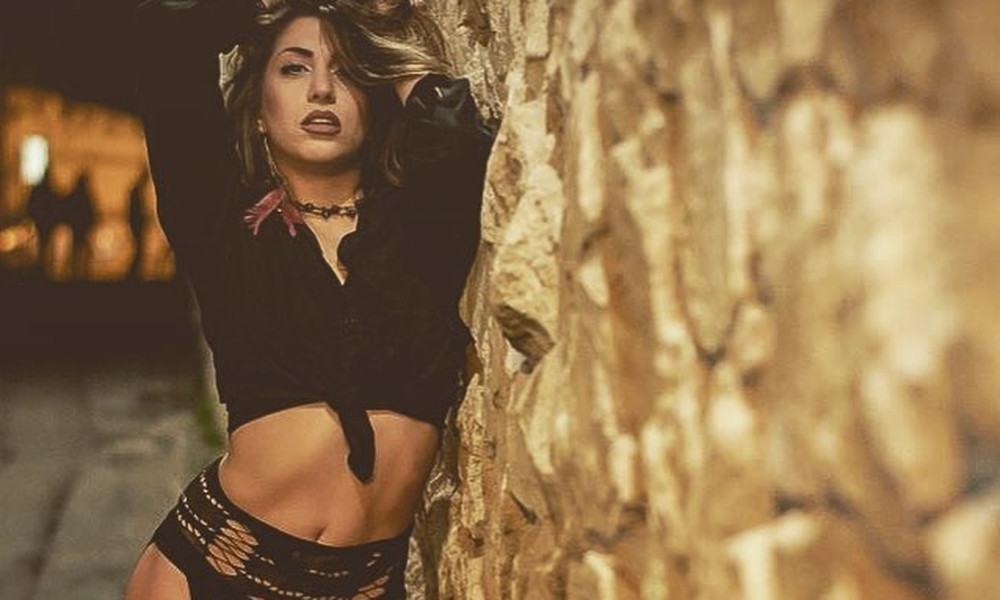 Καυτή Ελληνίδα χορεύτρια σε κολασμένες πόζες στο Instagram!