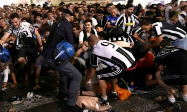 ΣΟΚ στο Γιουβέντους-Τορίνο: Νεκρός οπαδός!