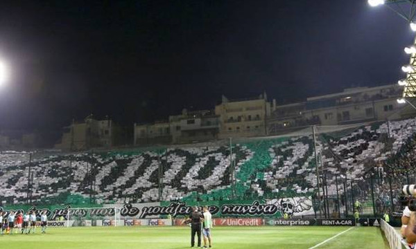 Το πανό των οργανωμένων στη Λεωφόρο (pics)