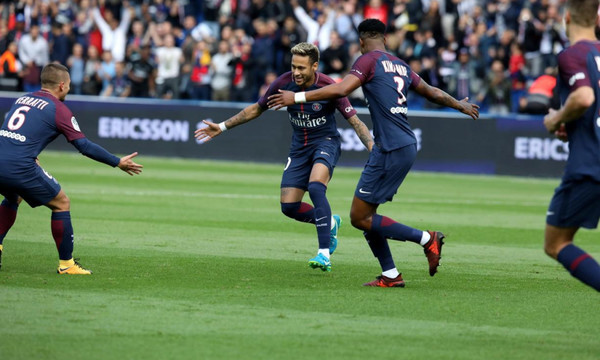  Σ-έξι Παρί κι όποιος αντέξει! (vid)